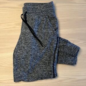 Lululemon Ready to Rulu jogger, heathered black, size 4
